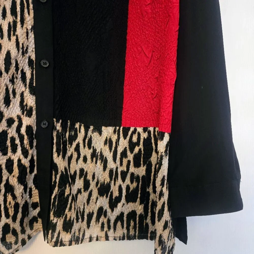 Chico's‎ bold tunic blouse top with textured panels NWOT Size 2/L - Picture 3 of 5